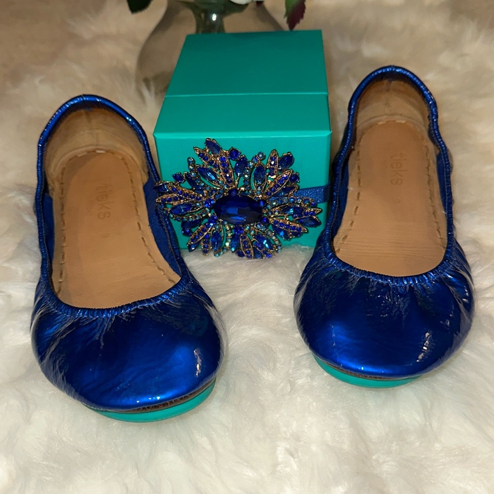 Like new Blue sapphire Tieks size 9